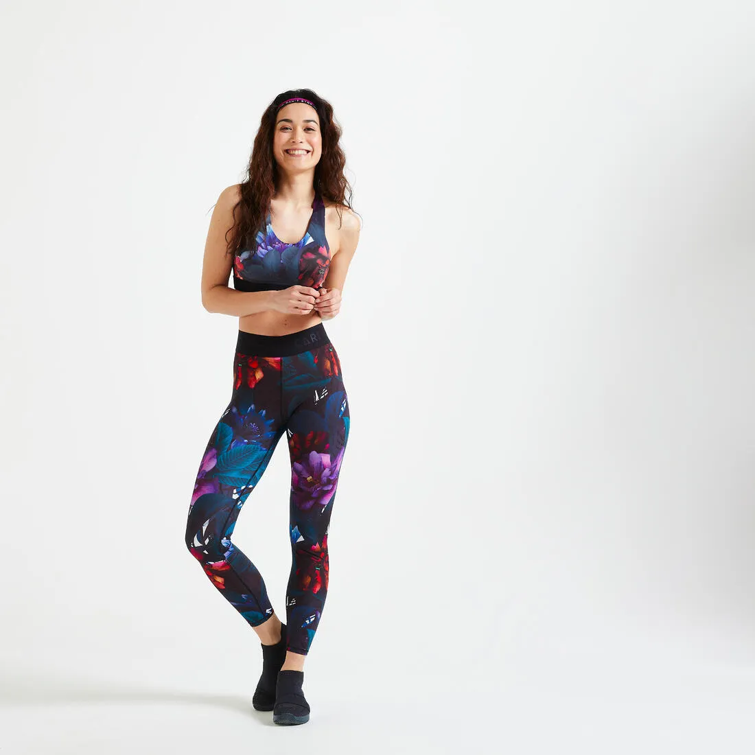 Women's Medium Support Racer Back Sports Bra with Cups