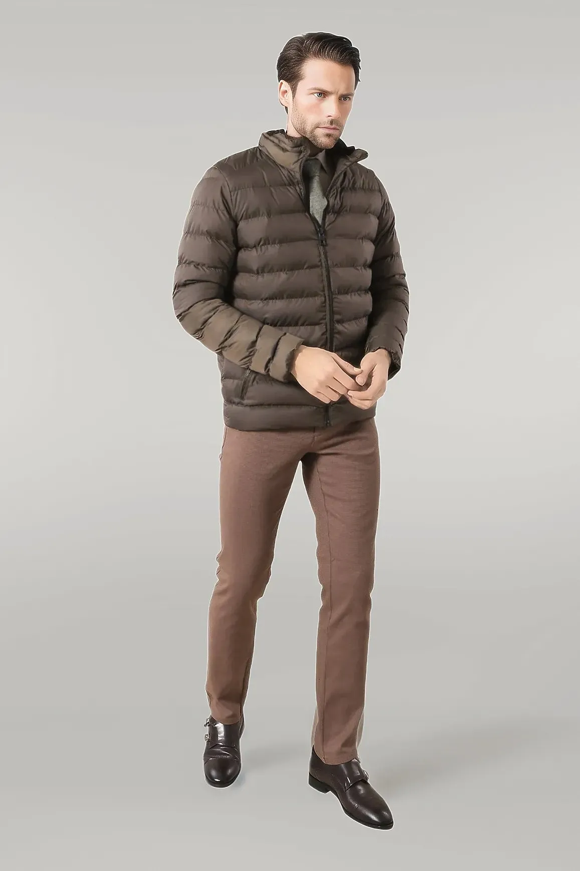 WSS Quilted Standing Collar 2 Pockets Short Khaki Men Down Coat  - Singen
